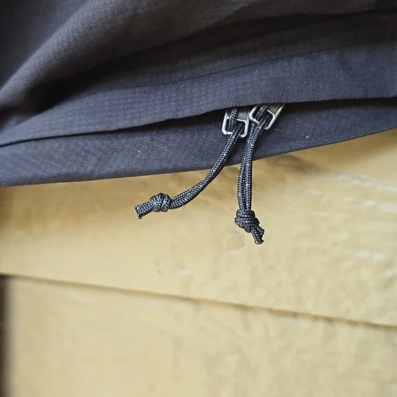 Patagonia black hooded windbreaker XS - Picture 5 of 13